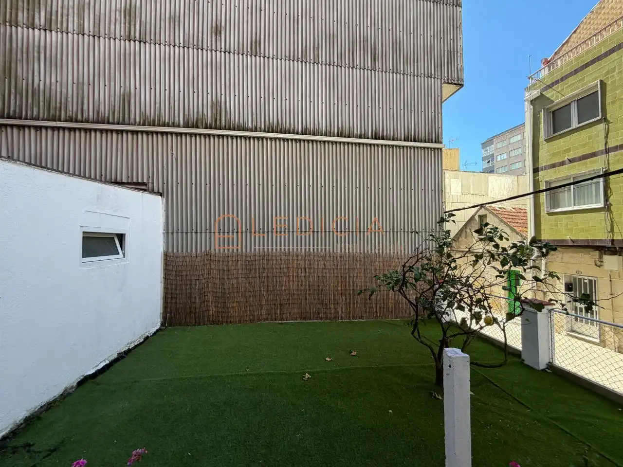 Terraza de Casa o chalet de alquiler en Cangas  con Calefacción, Jardín privado y Parquet