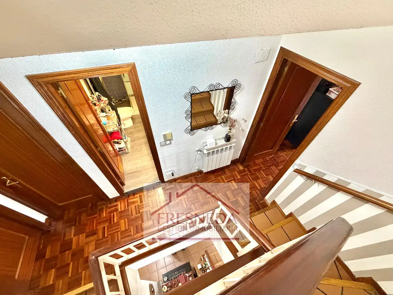 Einfamilien-Reihenhaus zum Verkauf in Siero mit Heizung, Privatgarten und Parkett