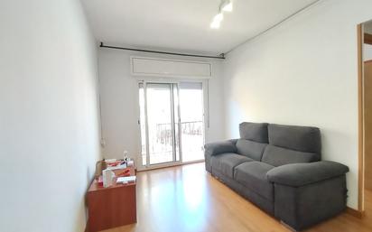 Sala d'estar de Pis de lloguer en Sant Adrià de Besòs amb Balcó