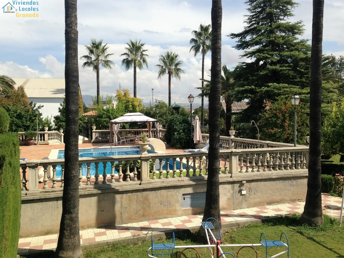 Piscina de Casa o chalet en venta en Granada con Aire acondicionado, Jardín privado y Trastero