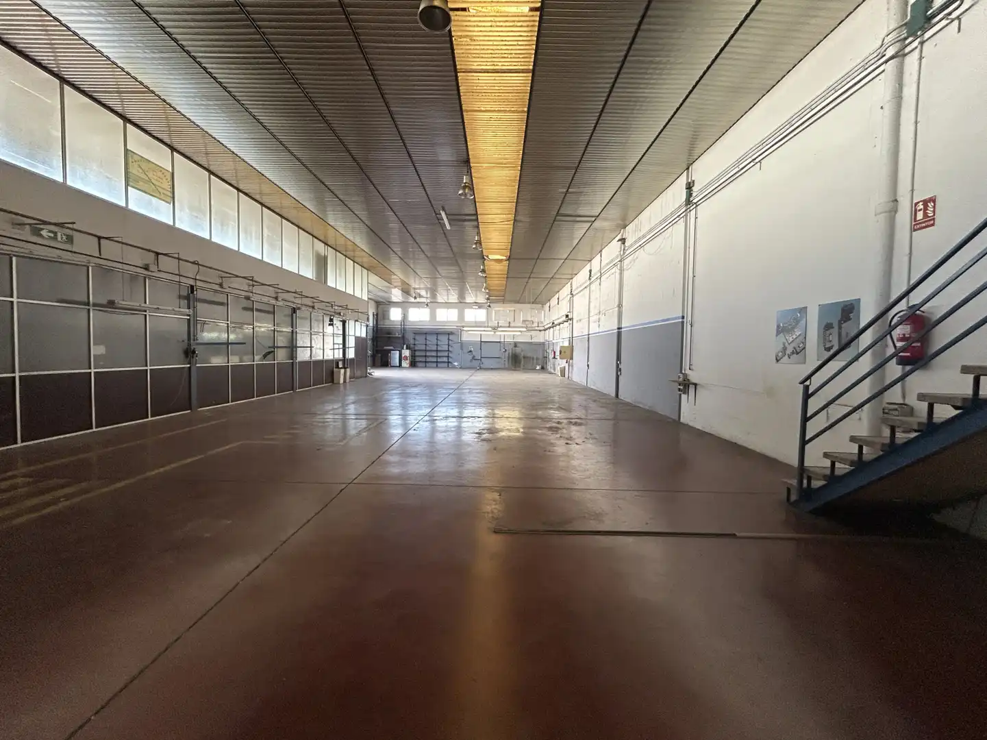 Nau industrial de lloguer en Barberà del Vallès