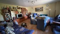 Sala d'estar de Casa o xalet en venda en Cáceres Capital amb Aire condicionat, Jardí privat i Terrassa
