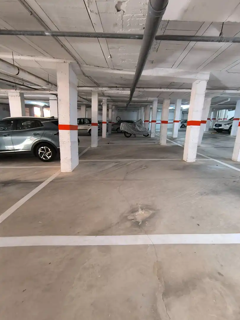 Einzelparkplatz zum Verkauf in Urbanizacion Urbanización Leandros, imagen 3