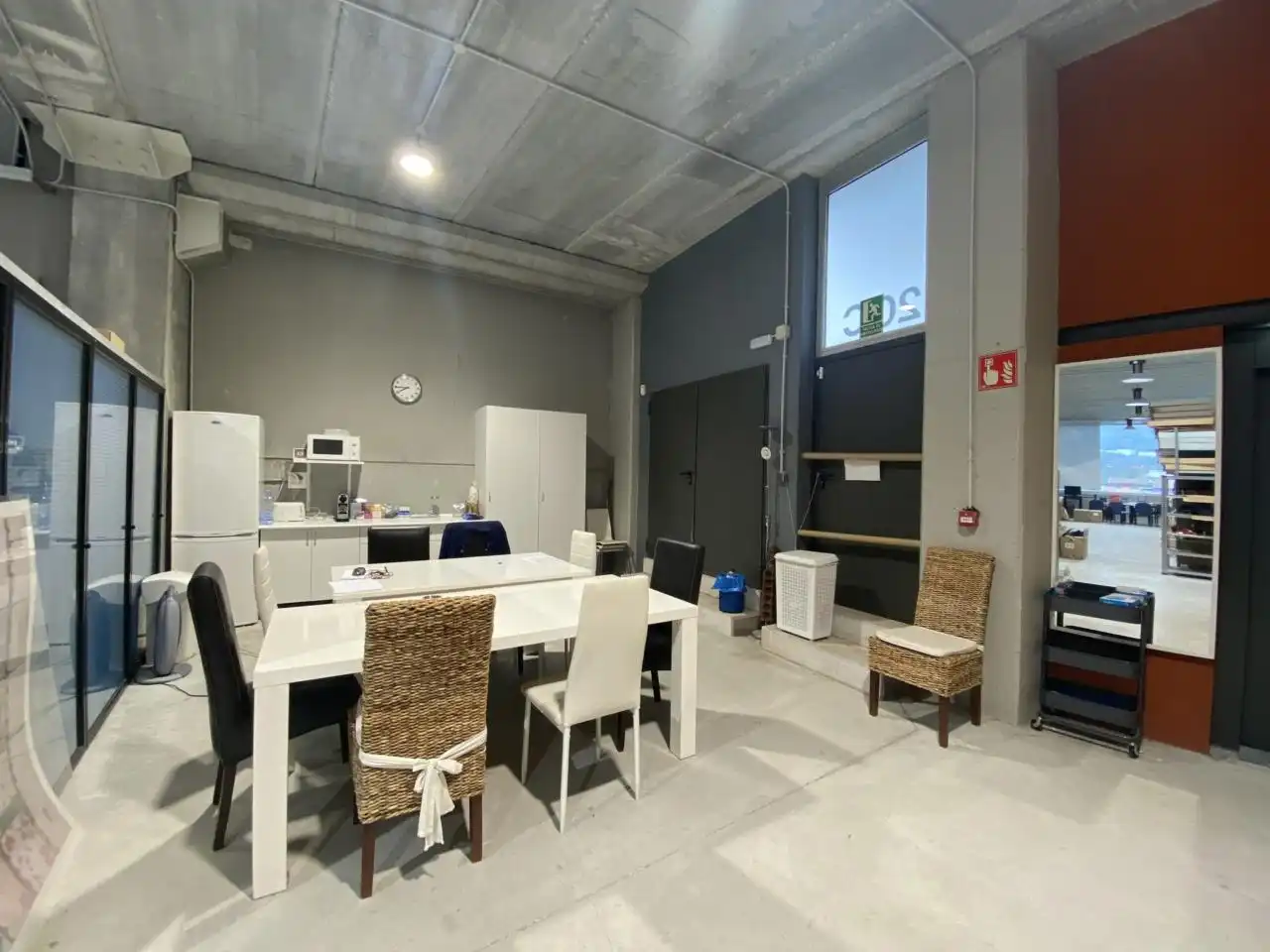 Nave industrial en venta en Badalona con Alarma