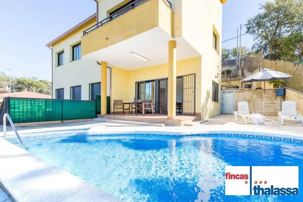Casa con piscina in vendita a Lloret Residencial - Montlloret, imagen 2