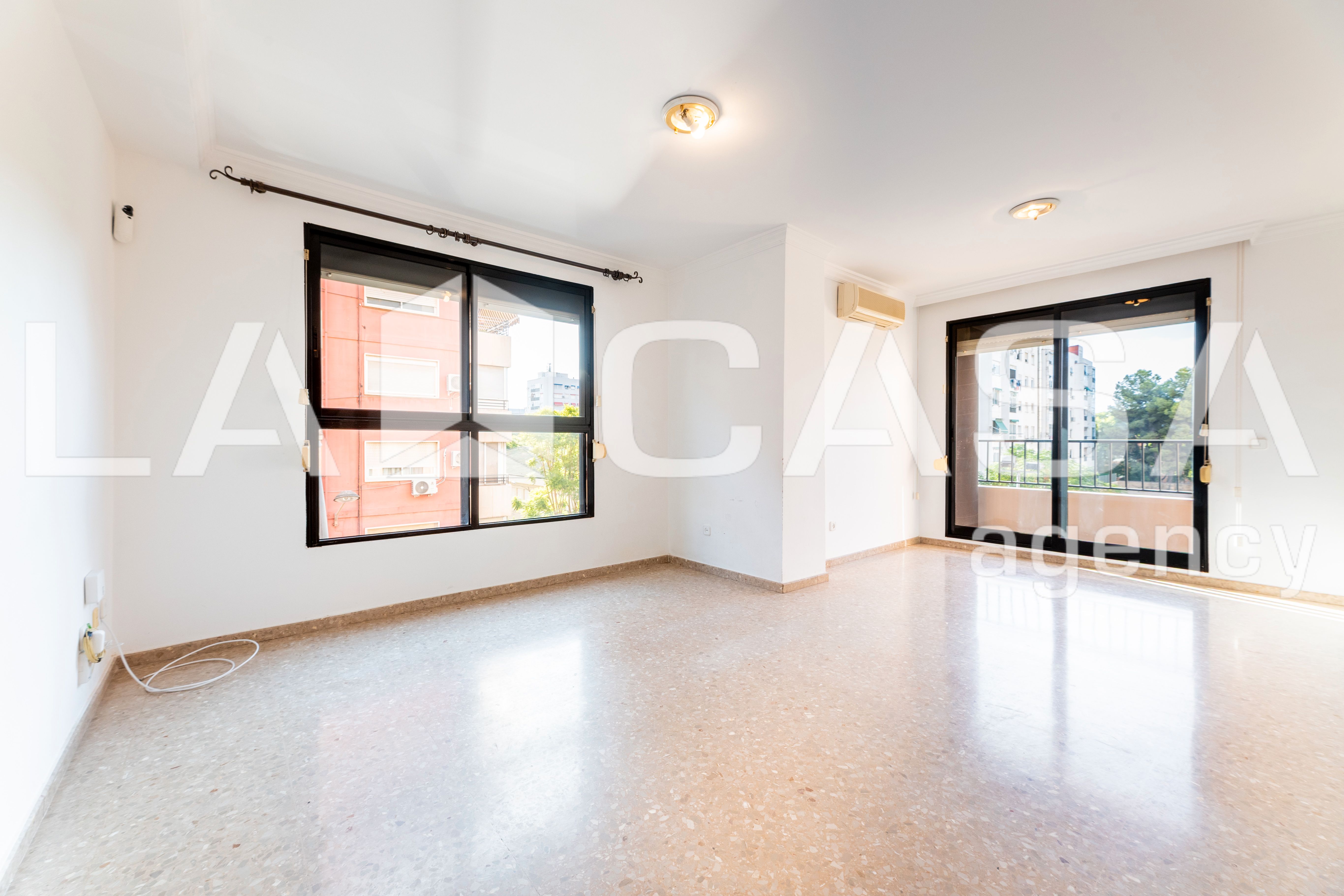 Bedroom of Flat for sale in  Valencia Capital  with Balcony