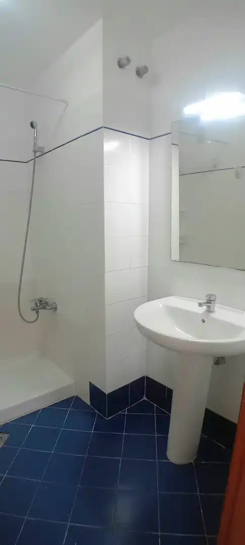 Badezimmer von Wohnung zur Miete in Ciudad Alta