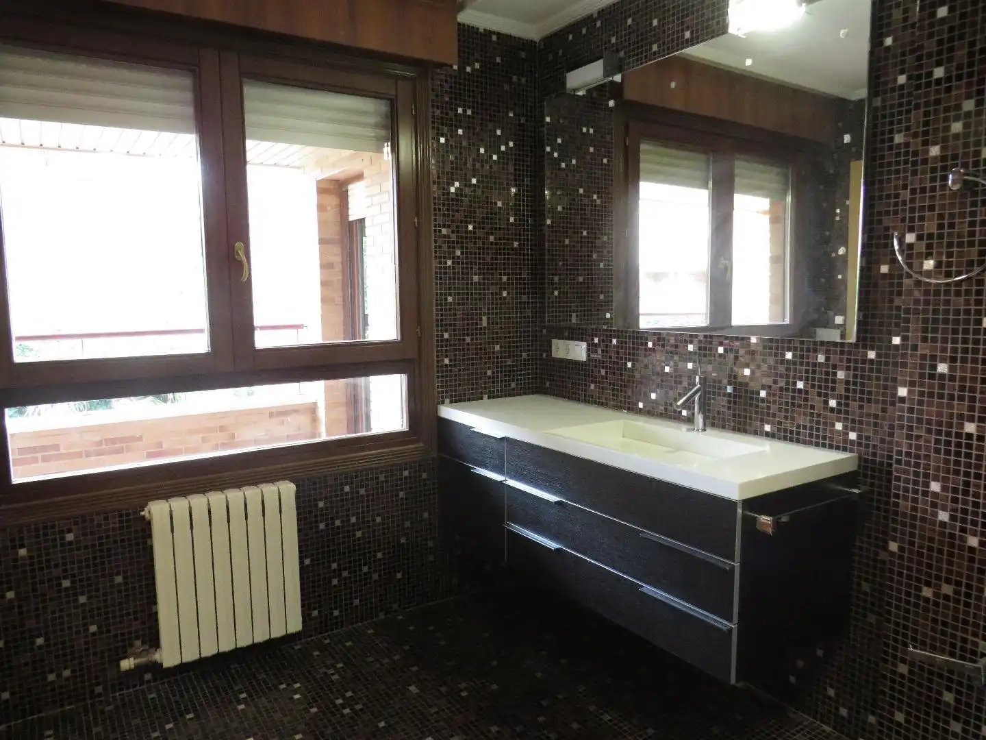 Bathroom of Detached homes for sale in Zaragoza  with Terrace, Storage room and Swimming Pool