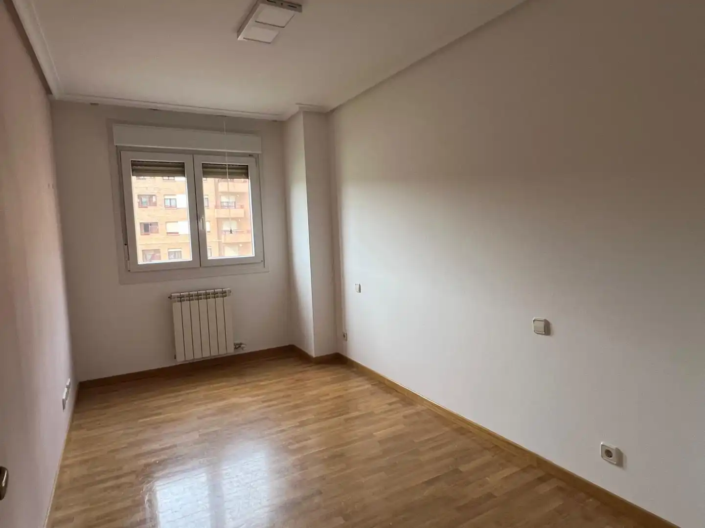 Bedroom of Flat for sale in  Logroño  with Air Conditioner, Heating and Terrace