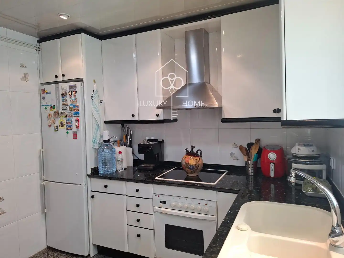 Cocina de Ático en venta en L'Hospitalet de Llobregat con Aire acondicionado, Calefacción y Parquet