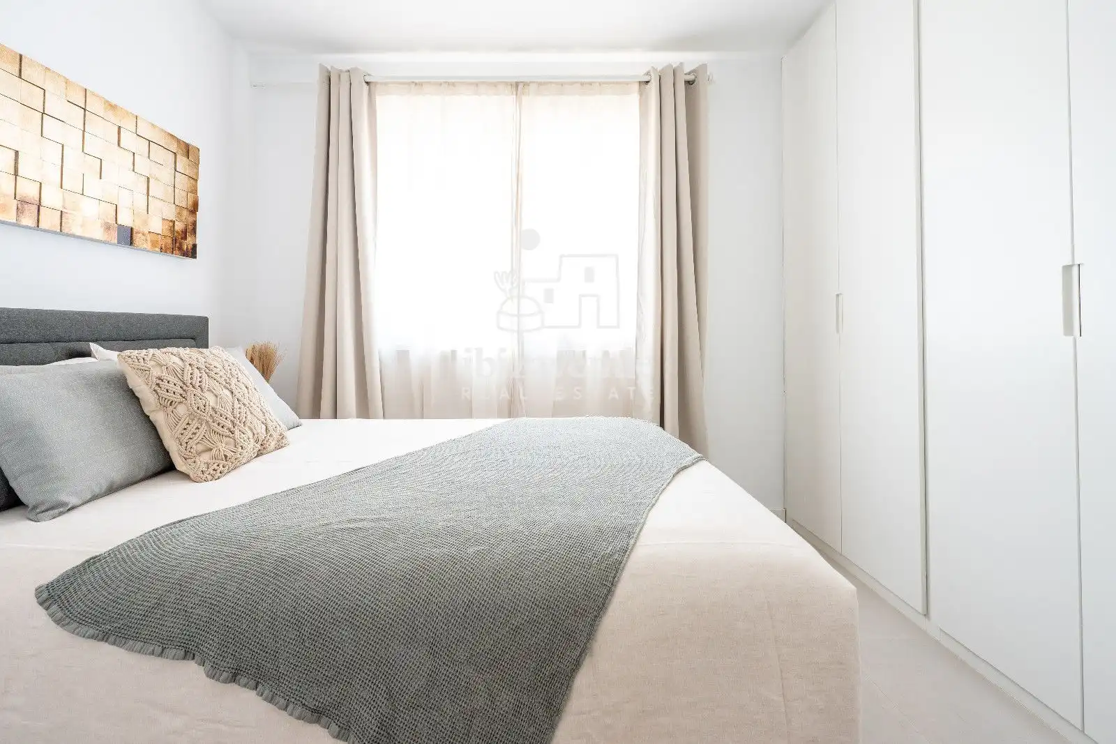 Bedroom of Flat for sale in Eivissa  with Air Conditioner, Heating and Terrace