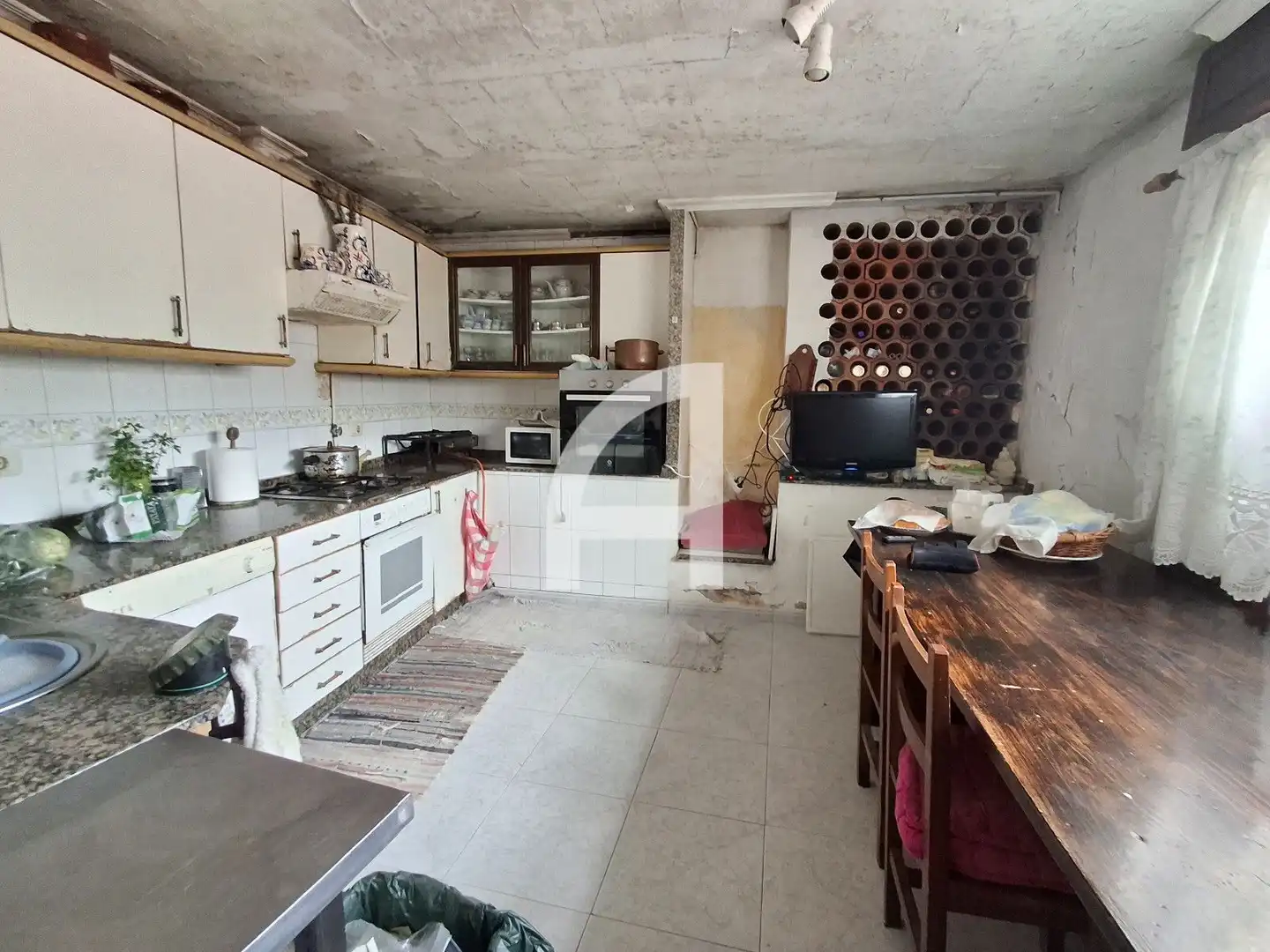 Cuina de Casa o xalet en venda en Vigo  amb Calefacció, Terrassa i Traster