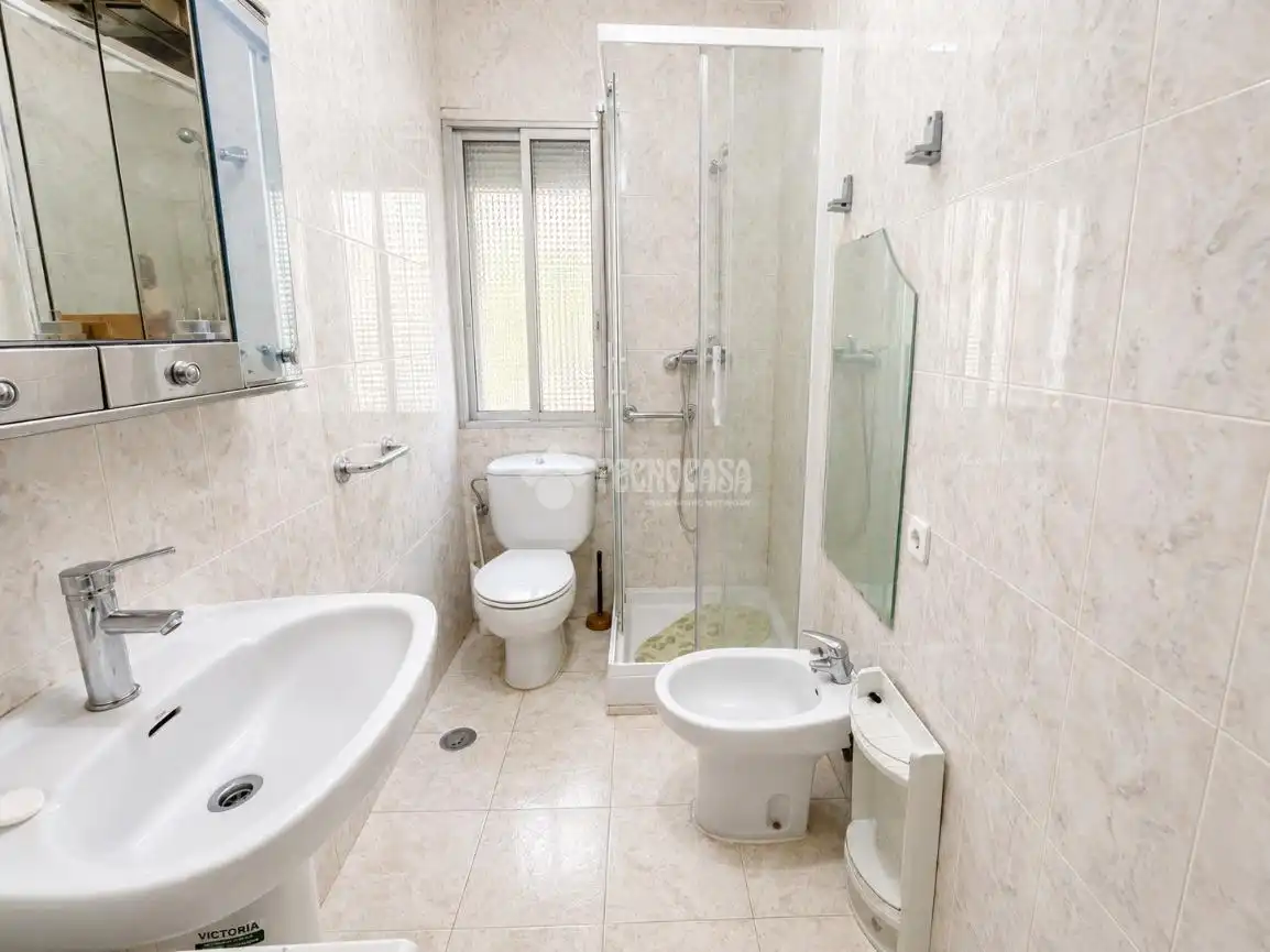 Bathroom of Flat for sale in Madrid  with Terrace