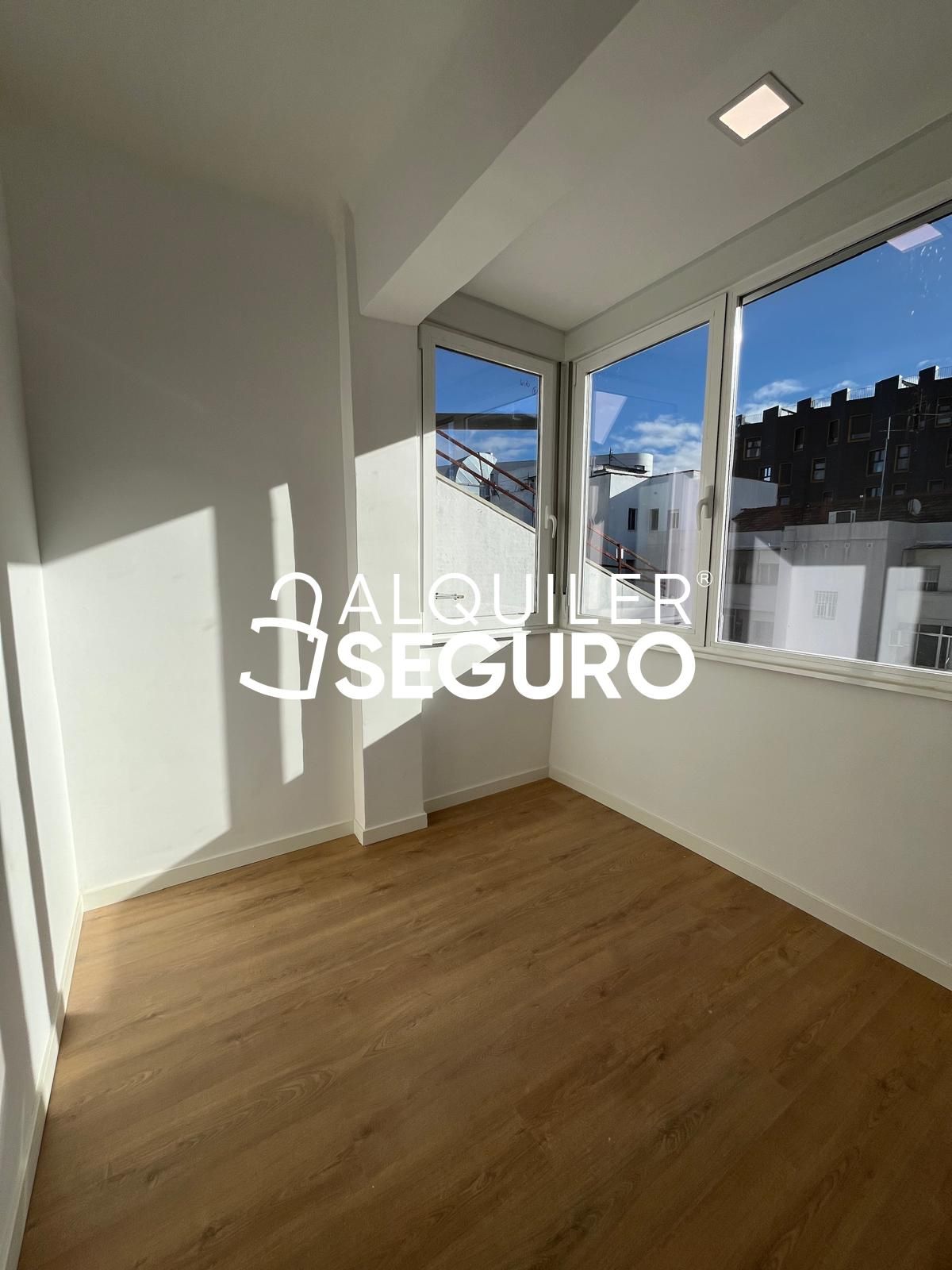 Dormitori de Pis de lloguer en  Madrid Capital amb Calefacció