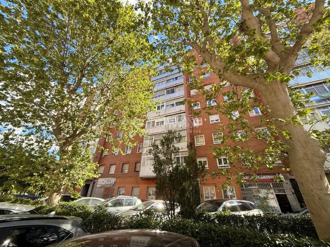 Außenansicht von Wohnung zum Verkauf in Madrid mit Klimaanlage, Heizung und Parkett
