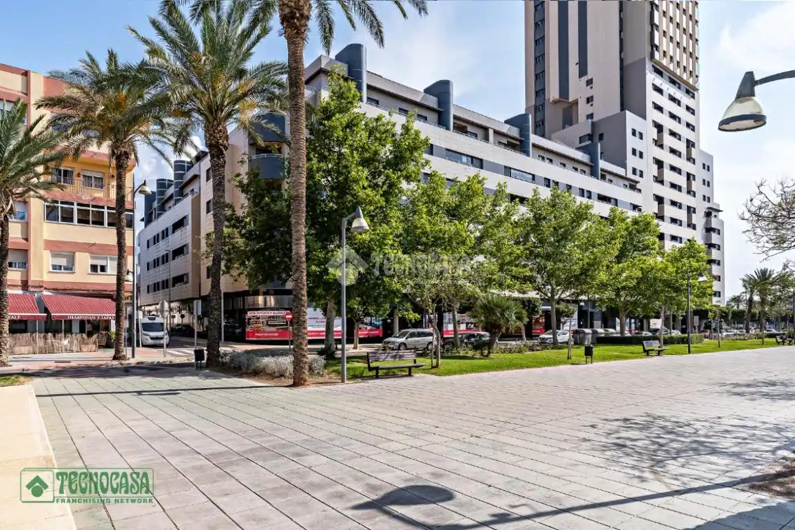 Vista exterior de Ático en venta en El Ejido con Aire acondicionado, Parquet y Balcón