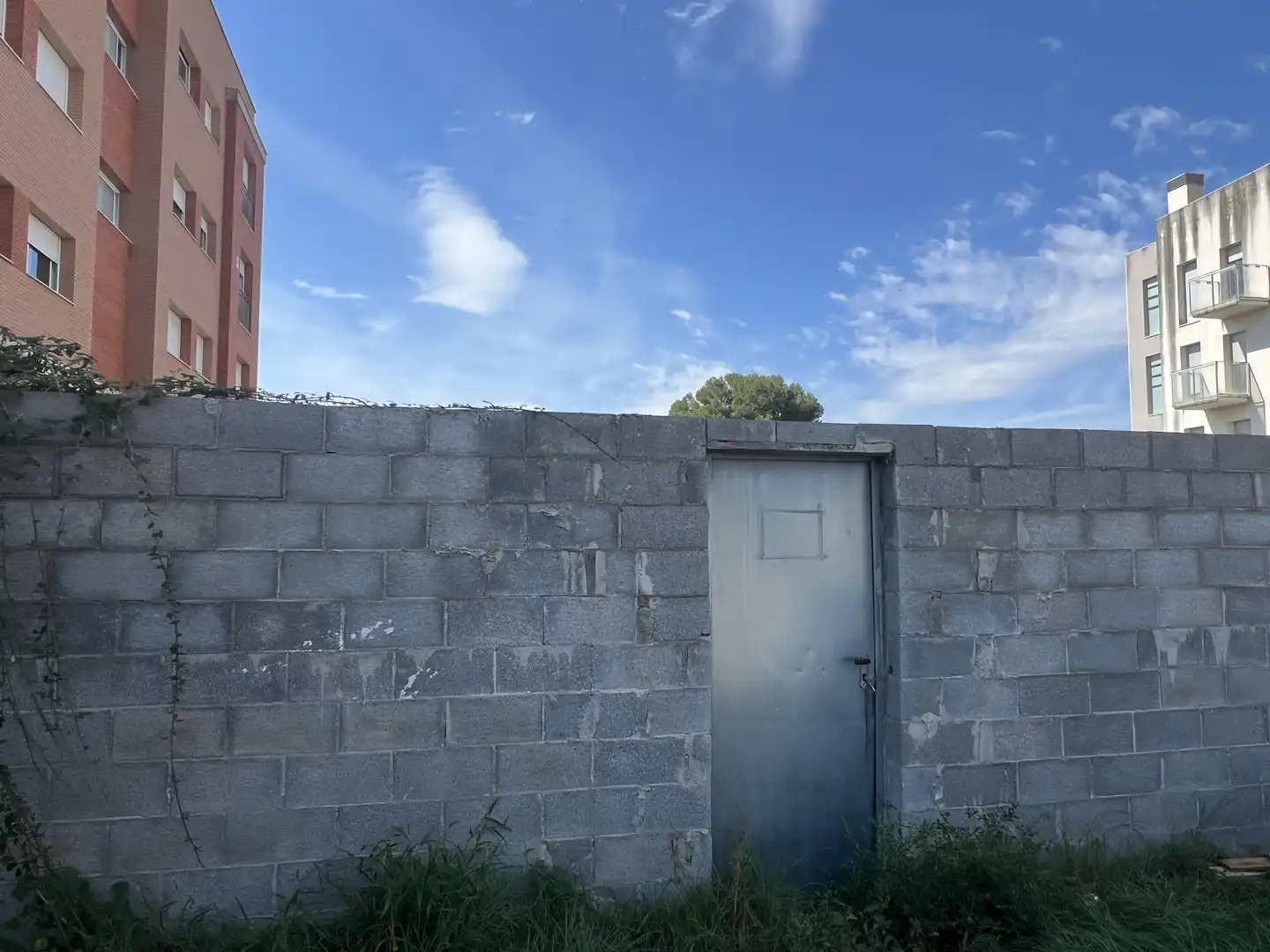 Außenansicht von Gebäude zum Verkauf in Constantí, Tarragona