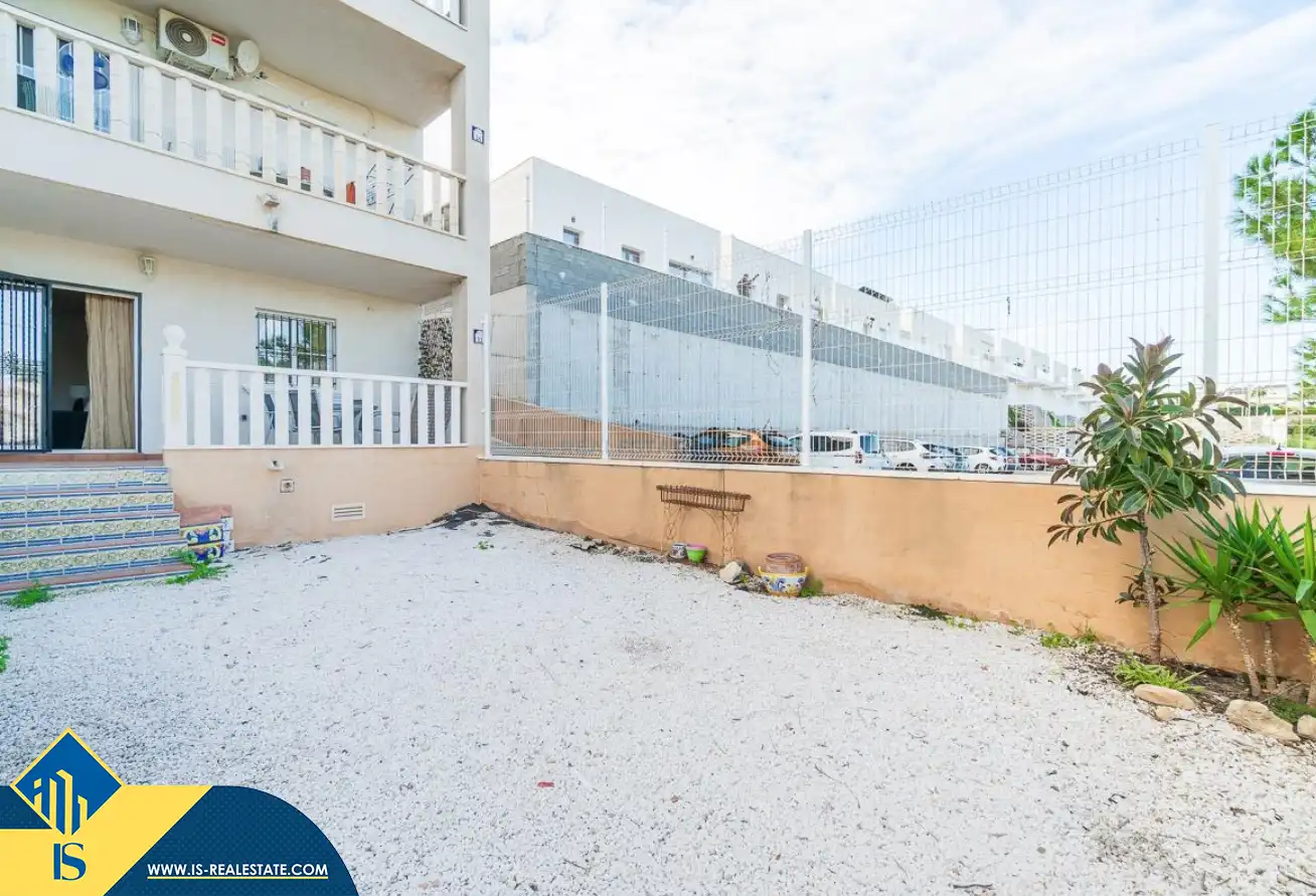 Vista exterior de Apartamento en venta en Orihuela con Aire acondicionado, Calefacción y Jardín privado