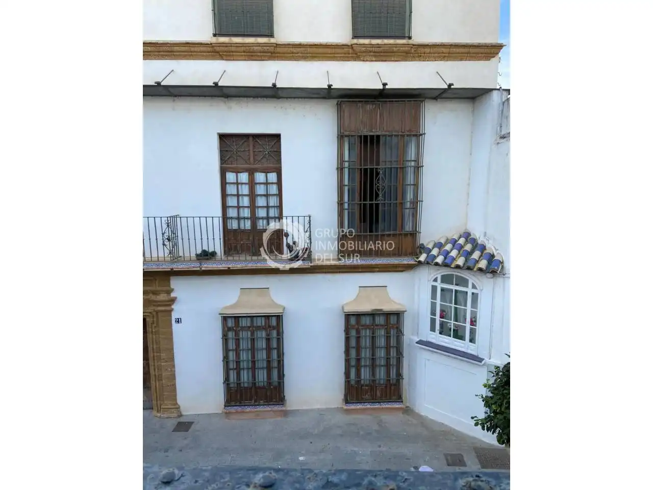 Vista exterior de Casa adosada en venda en Puerto Real amb Aire condicionat, Jardí privat i Terrassa