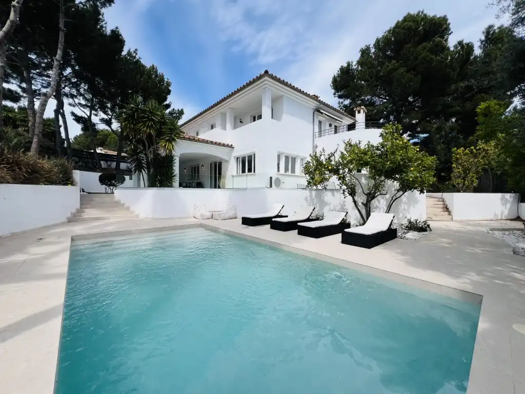 Swimming pool of Houses for sale in Calvià  with Air Conditioner, Heating and Private garden