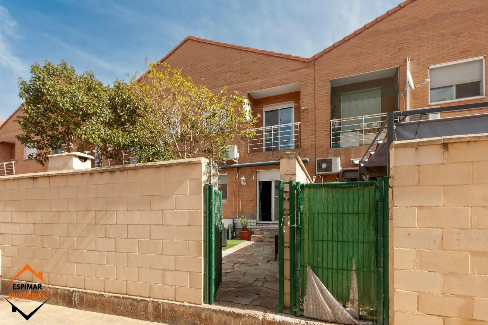 Vista exterior de Casa adosada en venda en Pedrola amb Aire condicionat, Calefacció i Jardí privat