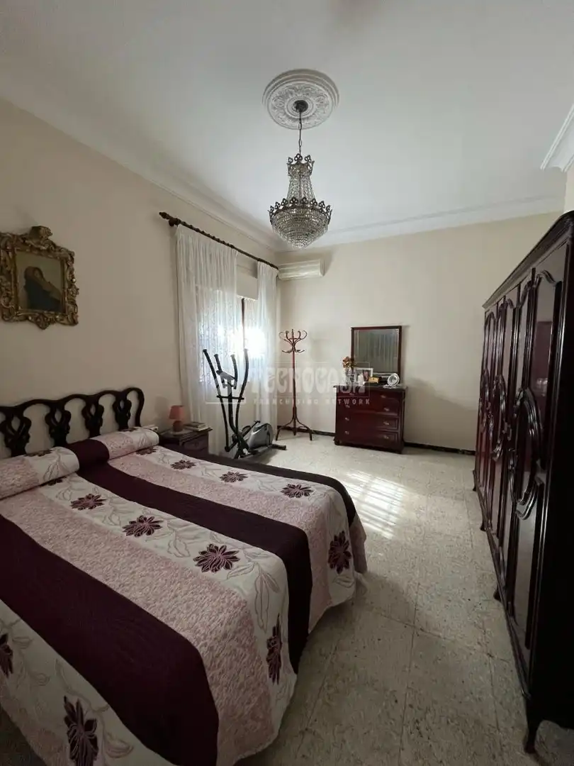 Habitación de Casa o chalet en venta en Mairena del Alcor con Aire acondicionado, Calefacción y Piscina comunitaria