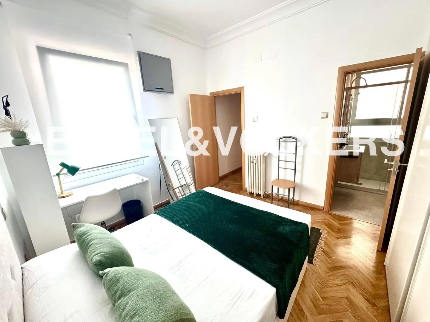 Schlafzimmer von Wohnung zur Miete in Madrid mit Klimaanlage, Heizung und Parkett