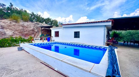 Finca con vivienda legalizada, piscina y 1.000 olivos en Lanjarón