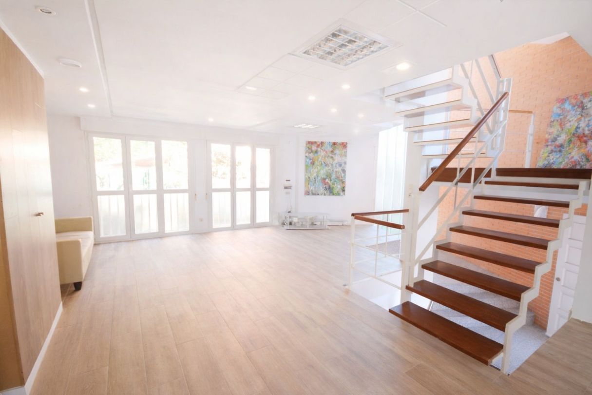 Casa adosada en venda en Donostia - San Sebastián  amb Calefacció, Jardí privat i Terrassa