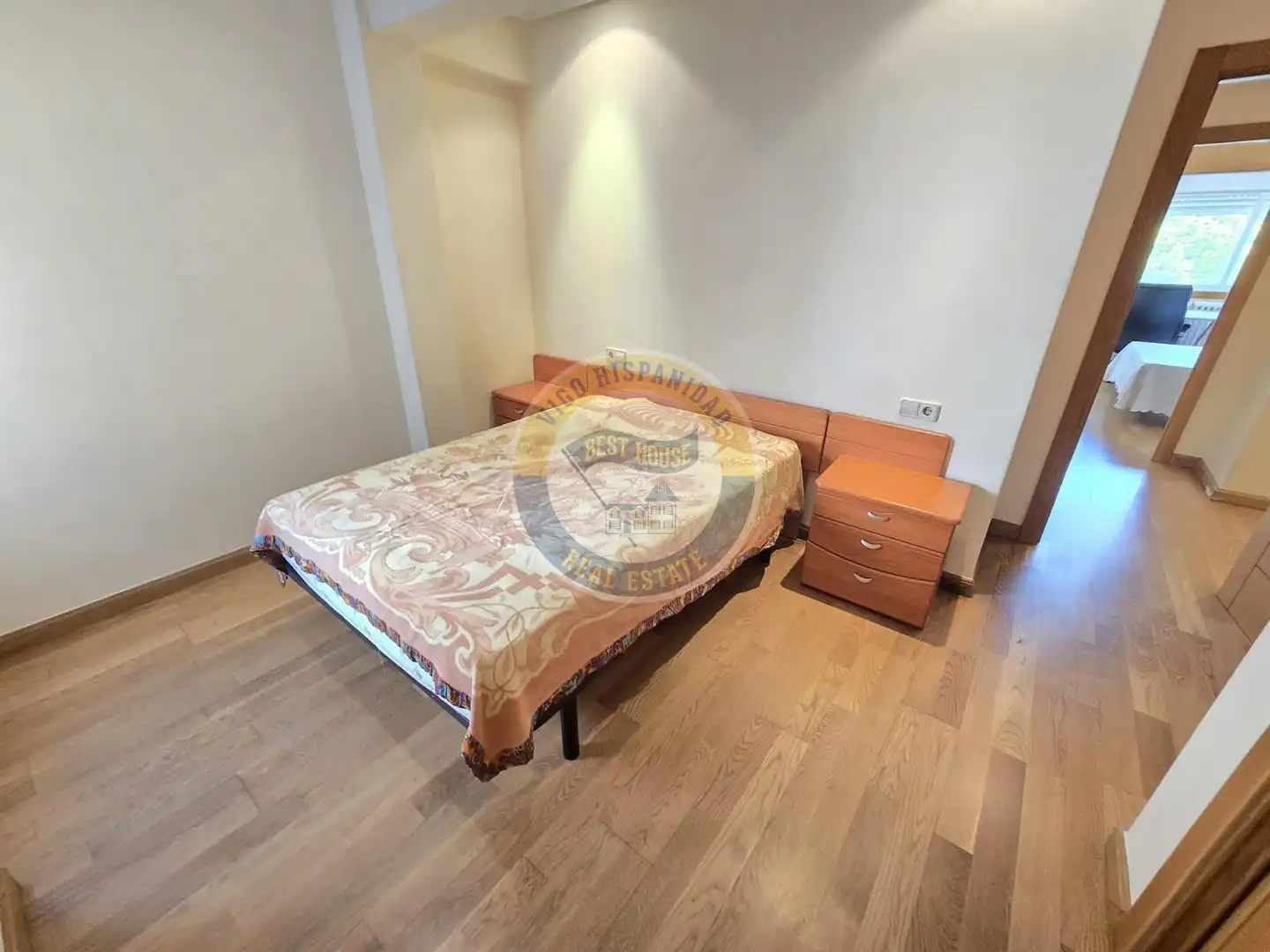 Schlafzimmer von Wohnung zur Miete in Vigo  mit Heizung, Parkett und Möbliert