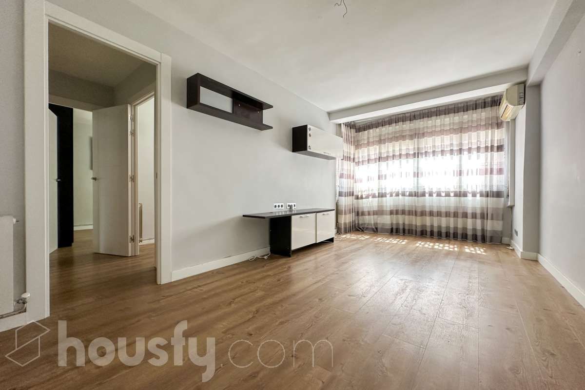 Flat for sale in Cl. San Mariano, Canillejas