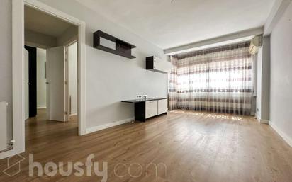 Living room of Flat for sale in  Madrid Capital  with Air Conditioner and Heating