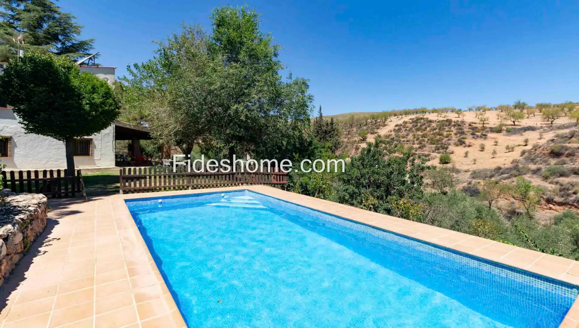 Vista exterior de Finca rústica en venda en Villamena amb Jardí privat, Piscina i Moblat