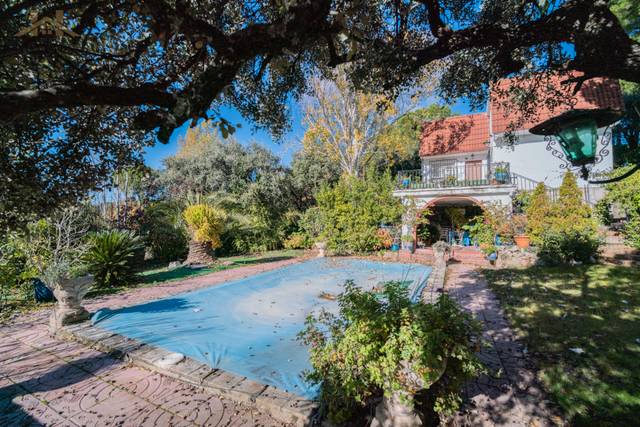 Casa-chalet en Venta en Villa del Prado