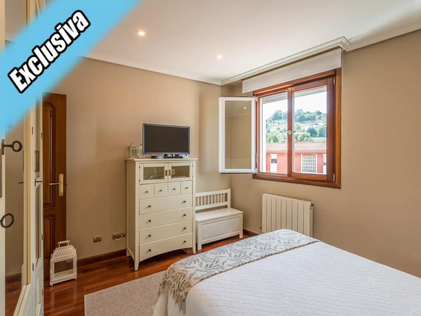 Schlafzimmer von Maisonette zum Verkauf in Laredo mit Heizung, Parkett und Balkon