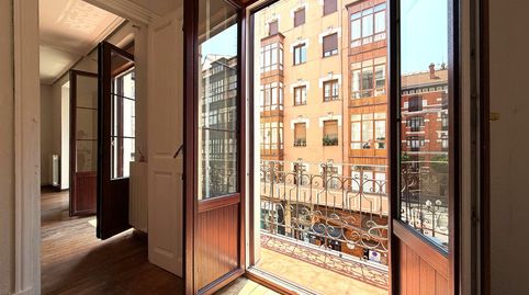 Foto 2 de Piso en venta en Alhóndiga, Bilbao