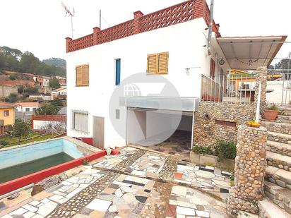 Exterior view of House or chalet for sale in Castellbell i el Vilar  with Terrace and Swimming Pool