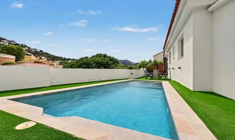 House with pool for sale in Carrer DE CORDOVA 25, imagen 4