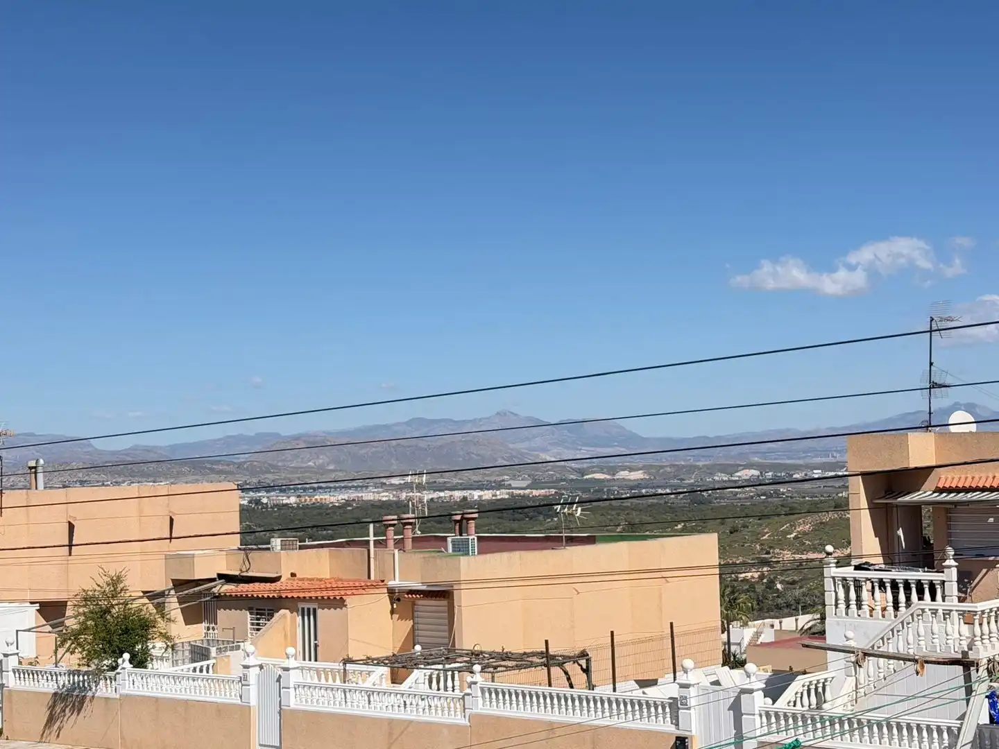 Vista exterior de Casa adosada en venda en Santa Pola amb Aire condicionat, Calefacció i Terrassa