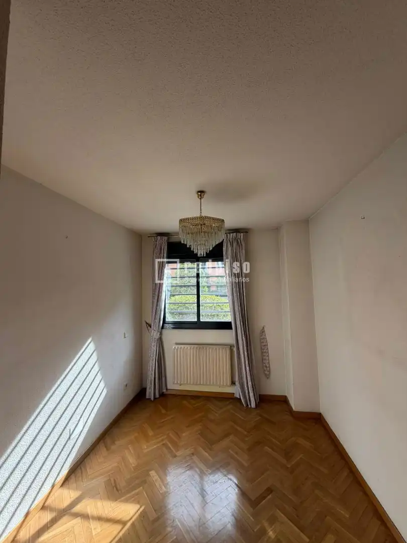 Bedroom of Flat for sale in Madrid  with Heating, Private garden and Parquet flooring