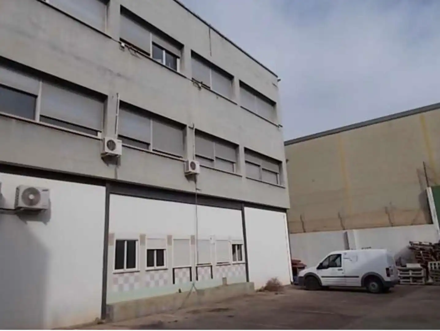 Vista exterior de Nau industrial de lloguer en Paterna