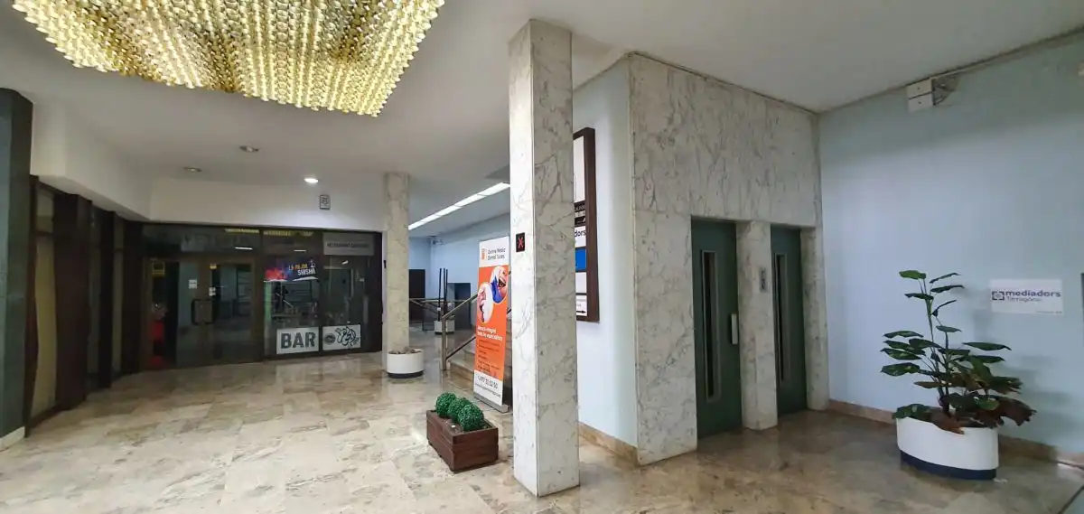 Büro zum Verkauf in Tarragona mit Klimaanlage, Heizung und Terrasse