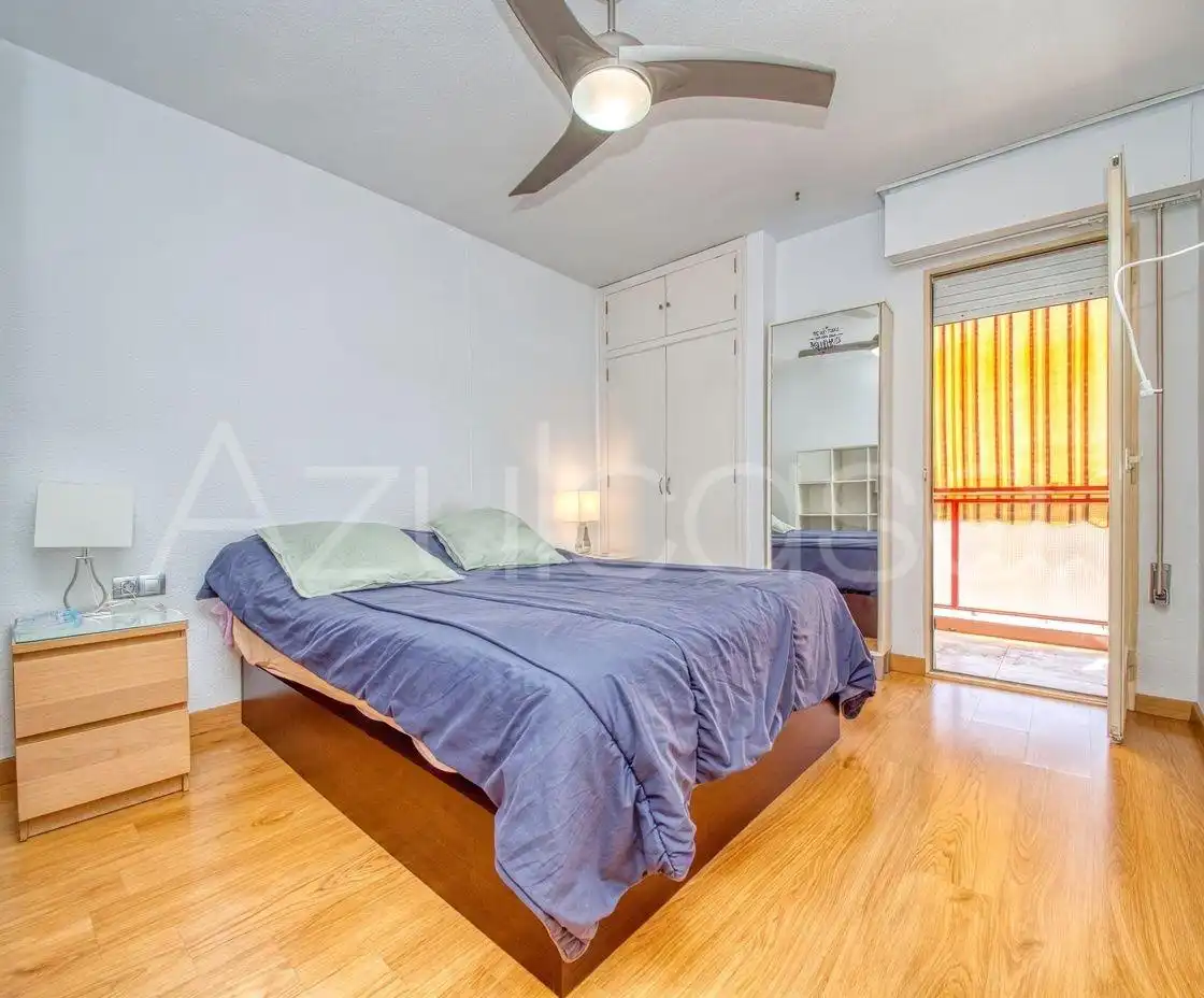 Schlafzimmer von Wohnung zum Verkauf in Sant Joan d'Alacant mit Klimaanlage, Terrasse und Gemeinschaftspool