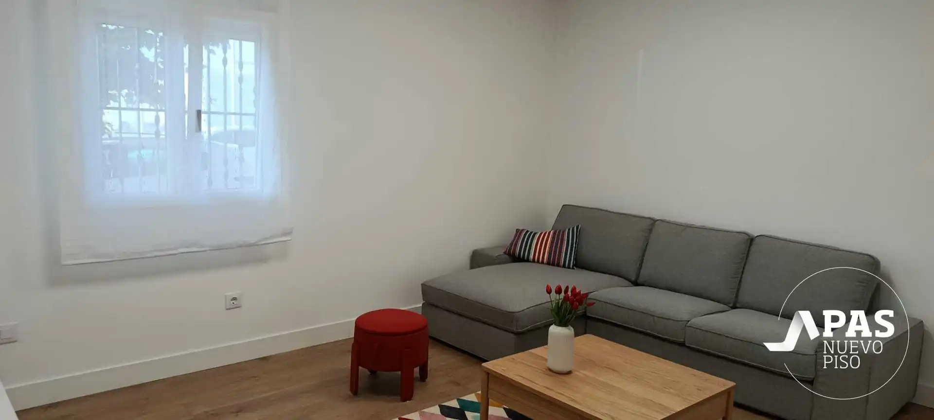 Wohnzimmer von Wohnung zur Miete in Santander mit Heizung, Ofen und Waschmaschine