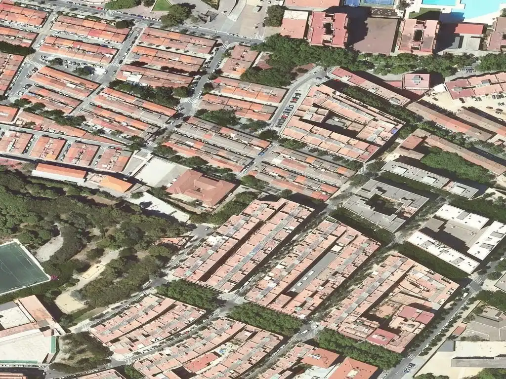 Flat for sale in calle Cadi, imagen 2