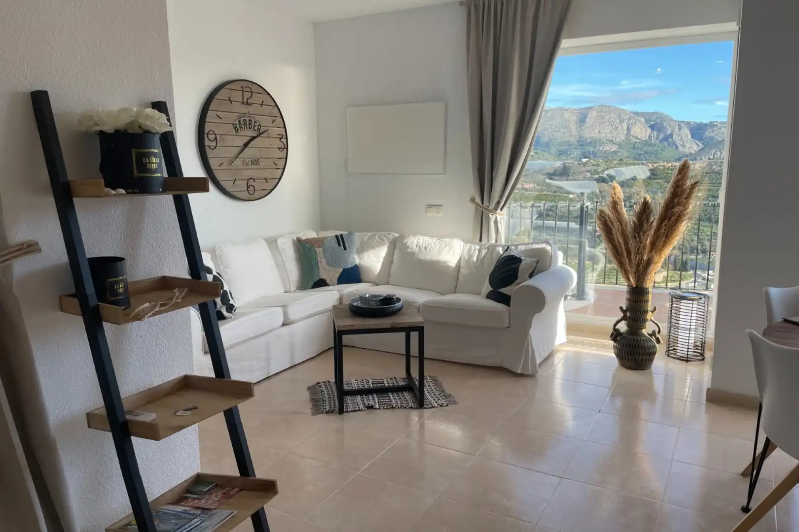 Casa amb piscina en venda a Callosa d'en Sarrià