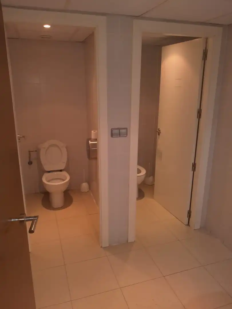 Bathroom of Office for rent in Ciutat Vella 