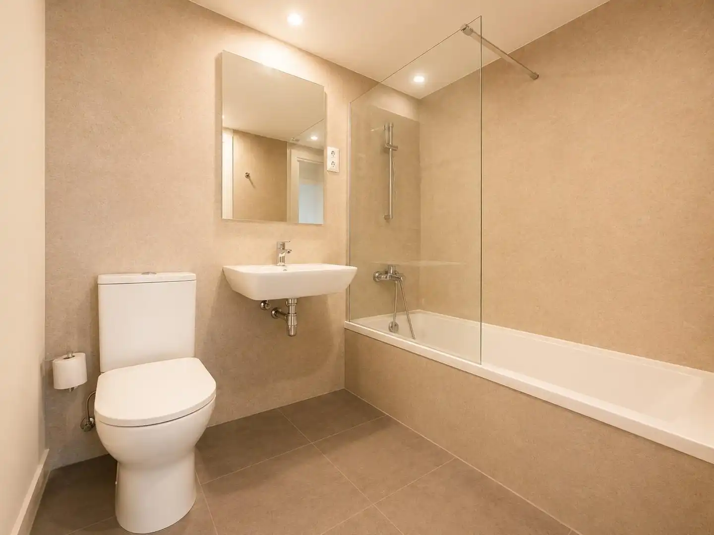 Badezimmer von Wohnung zur Miete in Terrassa mit Heizung, Parkett und Terrasse