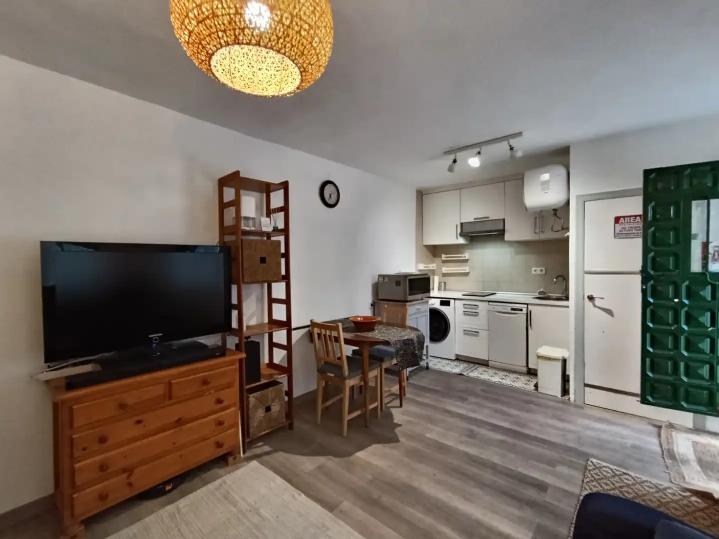 Cocina de Apartamento de alquiler en Morata de Tajuña con Aire acondicionado, Amueblado y Lavadora