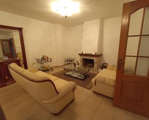 Sala d'estar de Casa o xalet en venda en La Línea de la Concepción amb Terrassa i Moblat